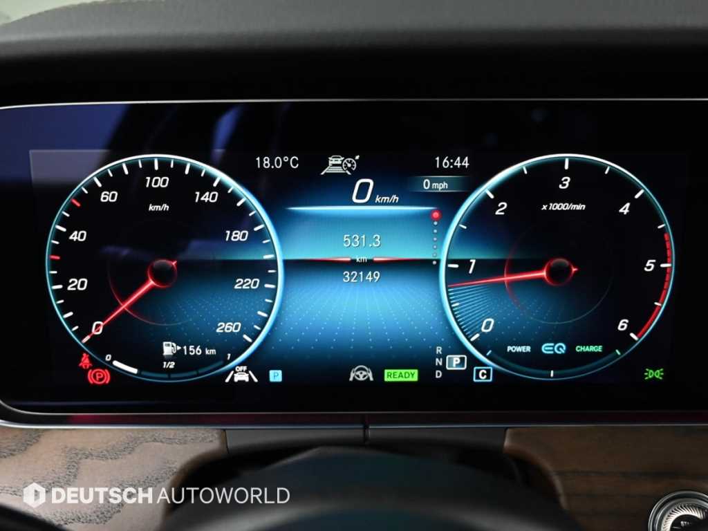 Mercedes Benz E class - Vista 8