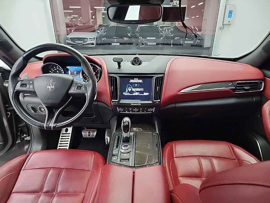 Maserati Levante - Vista 7