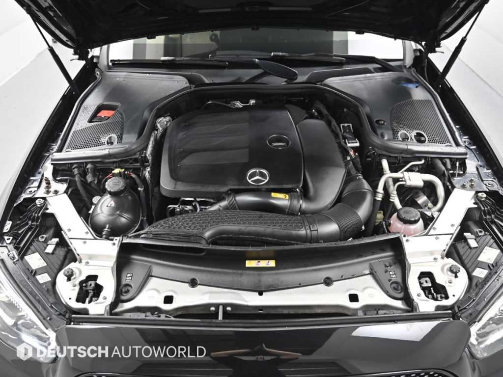 Mercedes Benz E class - Vista 6