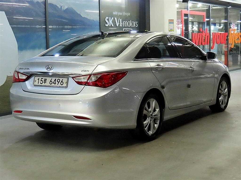 HYUNDAI Sonata - Vista 4