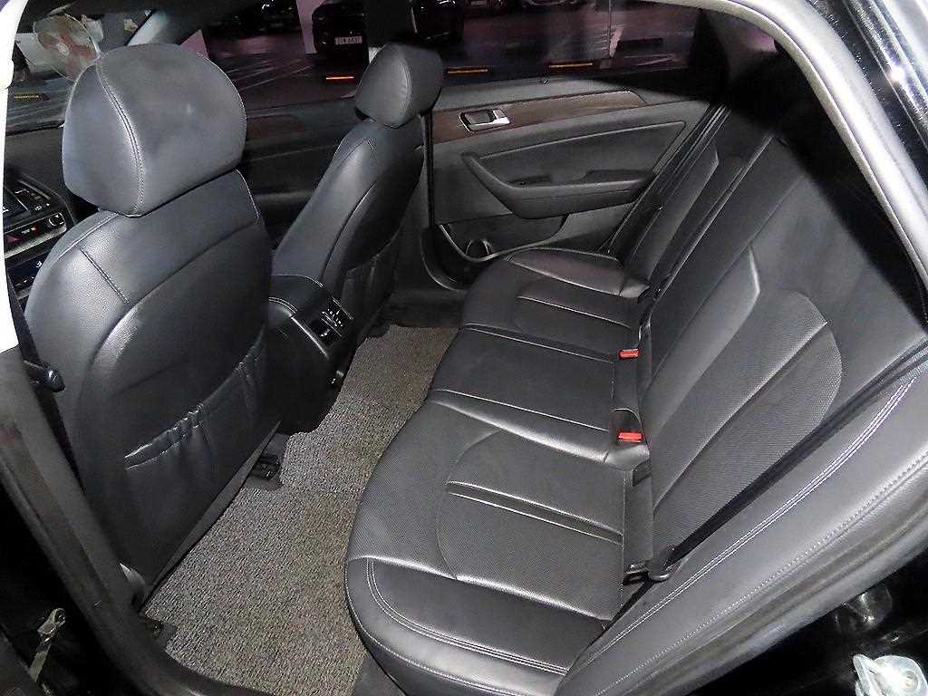 HYUNDAI Sonata - Vista 7