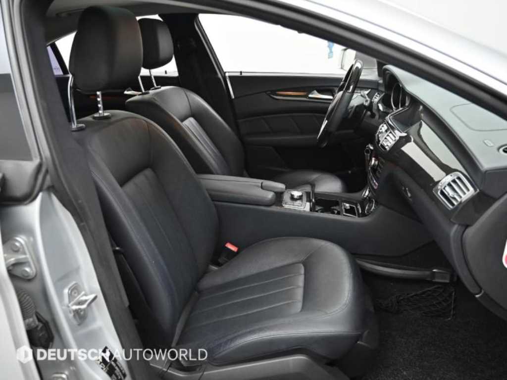 Mercedes Benz CLS Class - Vista 10