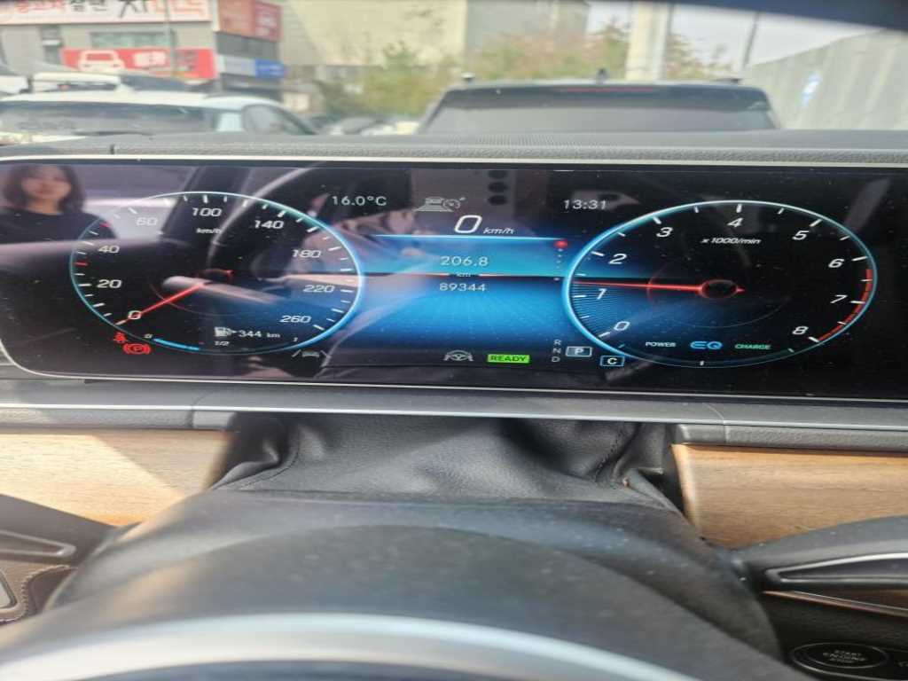 Mercedes Benz GLE Class - Vista 5