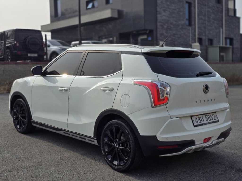Ssangyong Tivoli - Vista 6