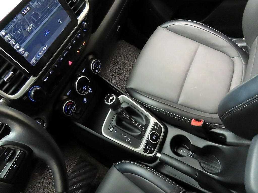 HYUNDAI Venue 2020 Amarillo - Importación desde Corea - HF Imports Iquique - Foto 16