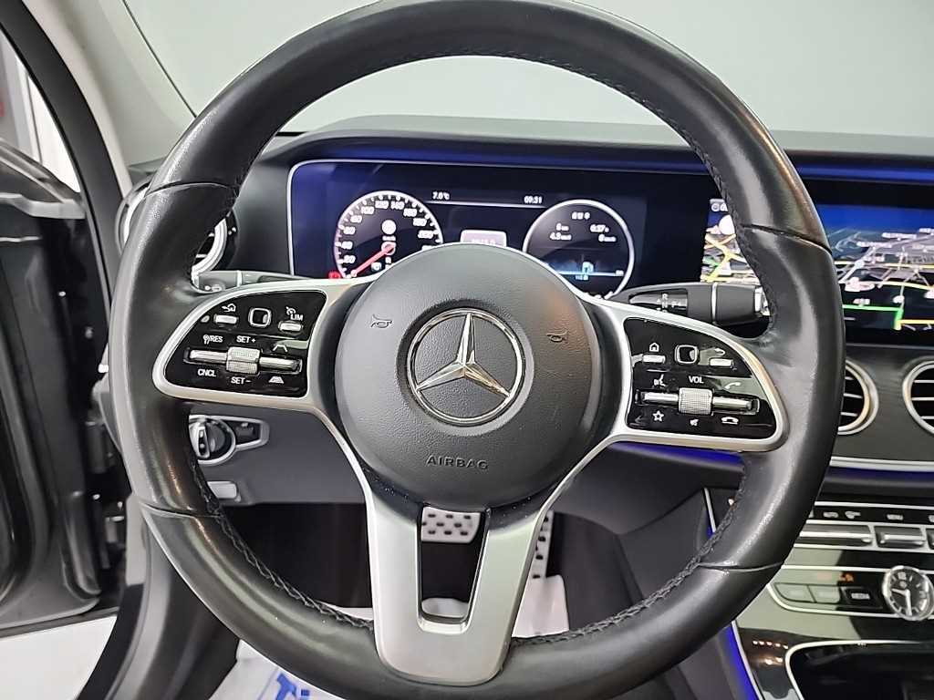 Mercedes Benz E class - Vista 9