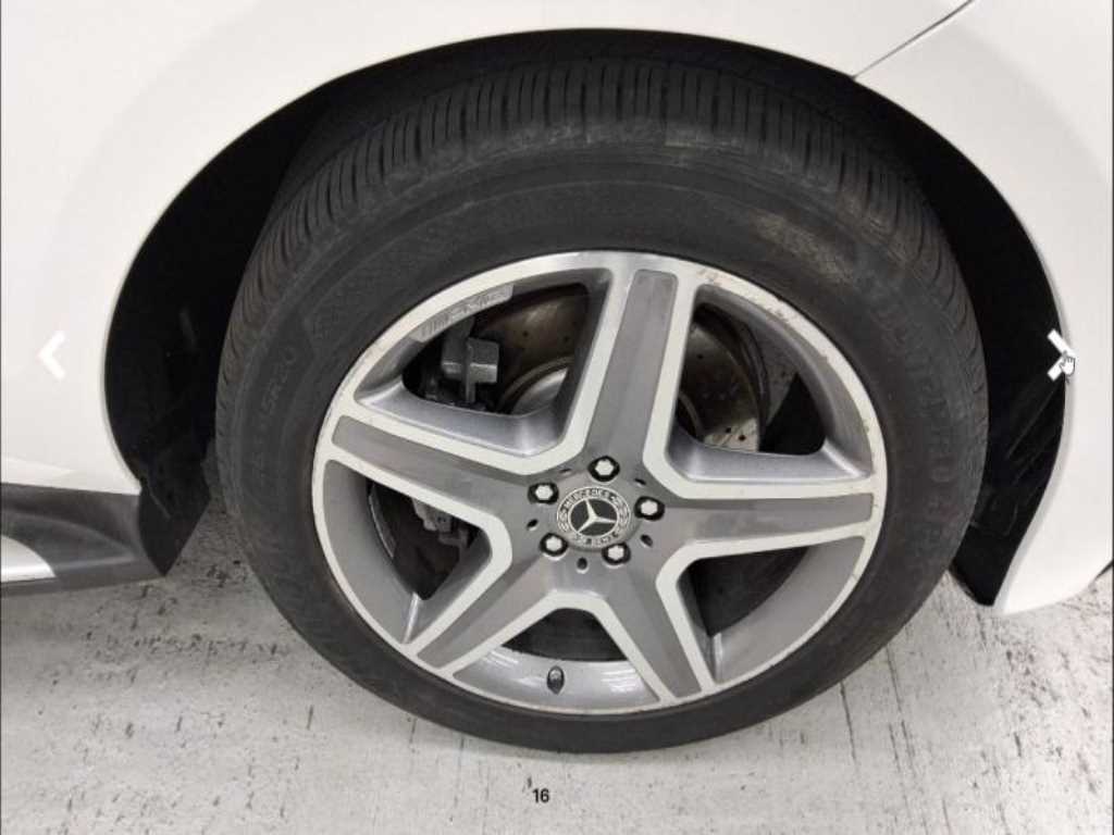 Mercedes Benz GLE Class - Vista 8