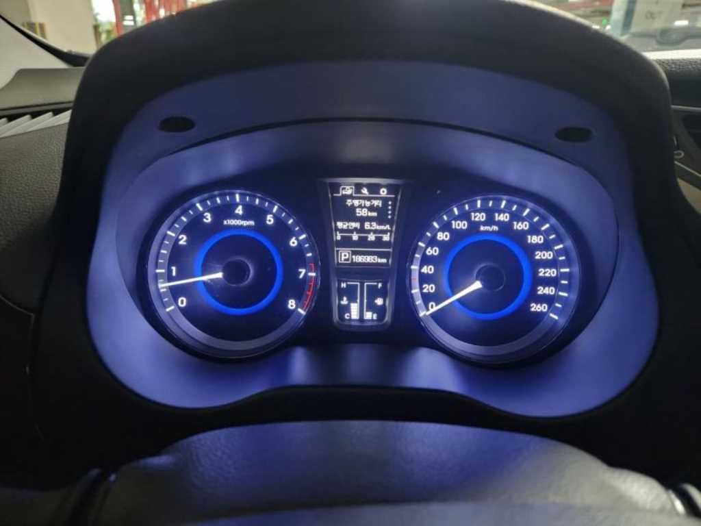 HYUNDAI Grandeur - Vista 9