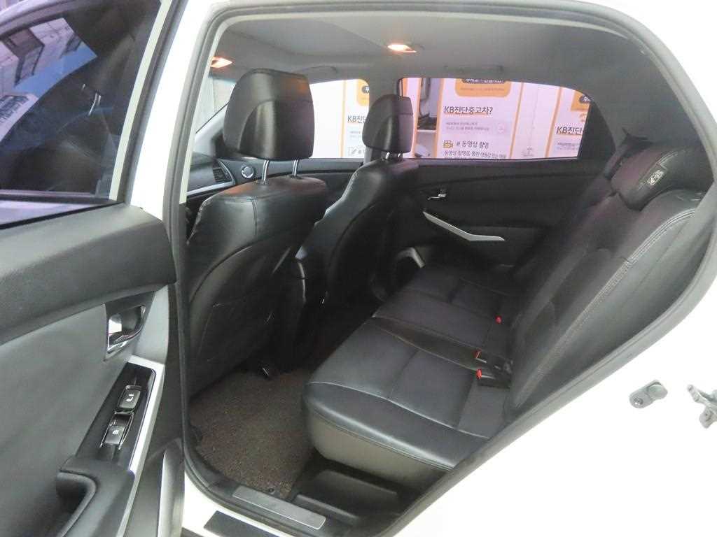 Ssangyong Korando - Vista 6