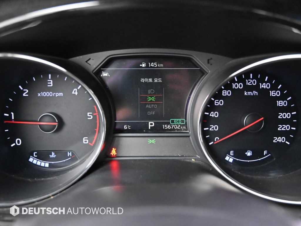 KIA Carnival - Vista 9