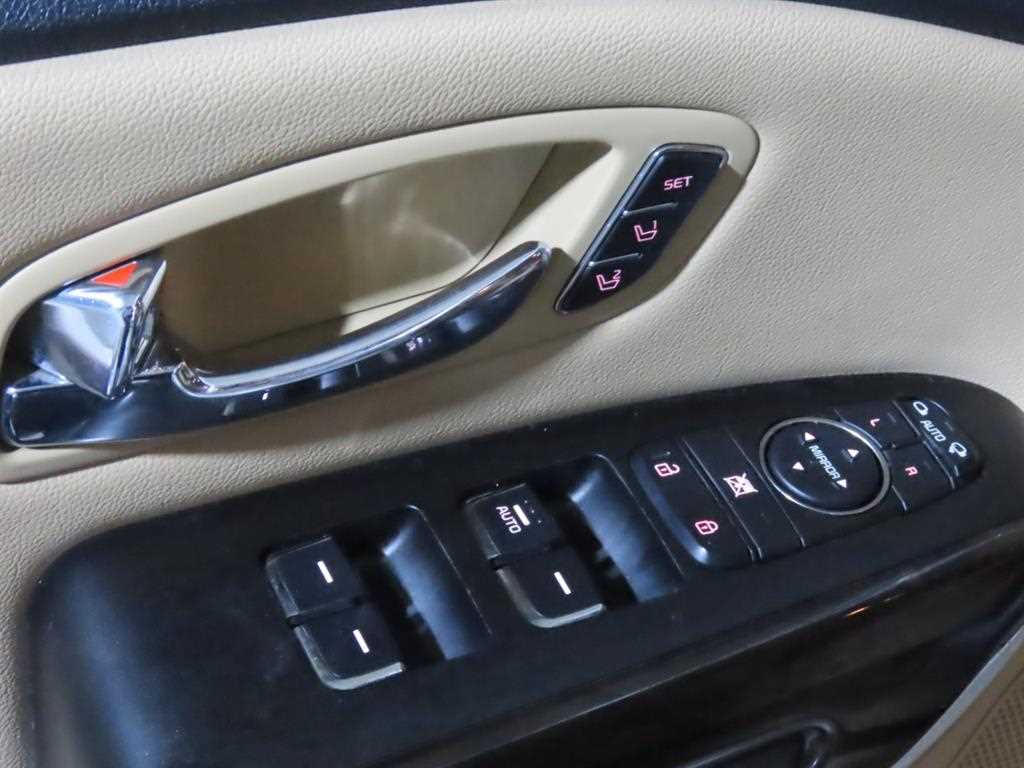 KIA Carnival - Vista 10