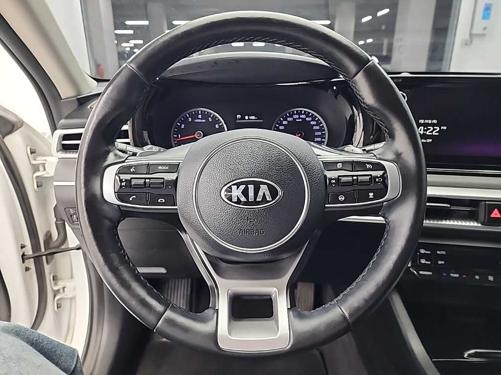 KIA K5 - Vista 9