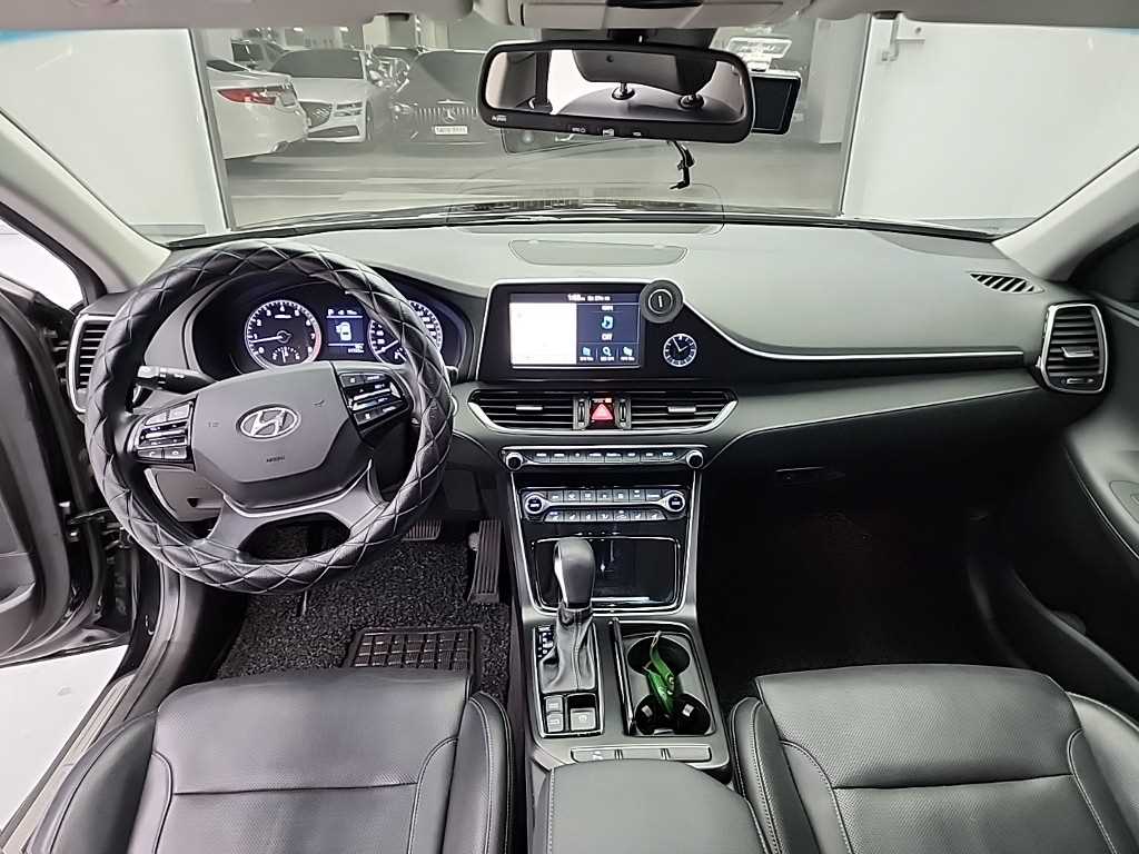 HYUNDAI Grandeur - Vista 7