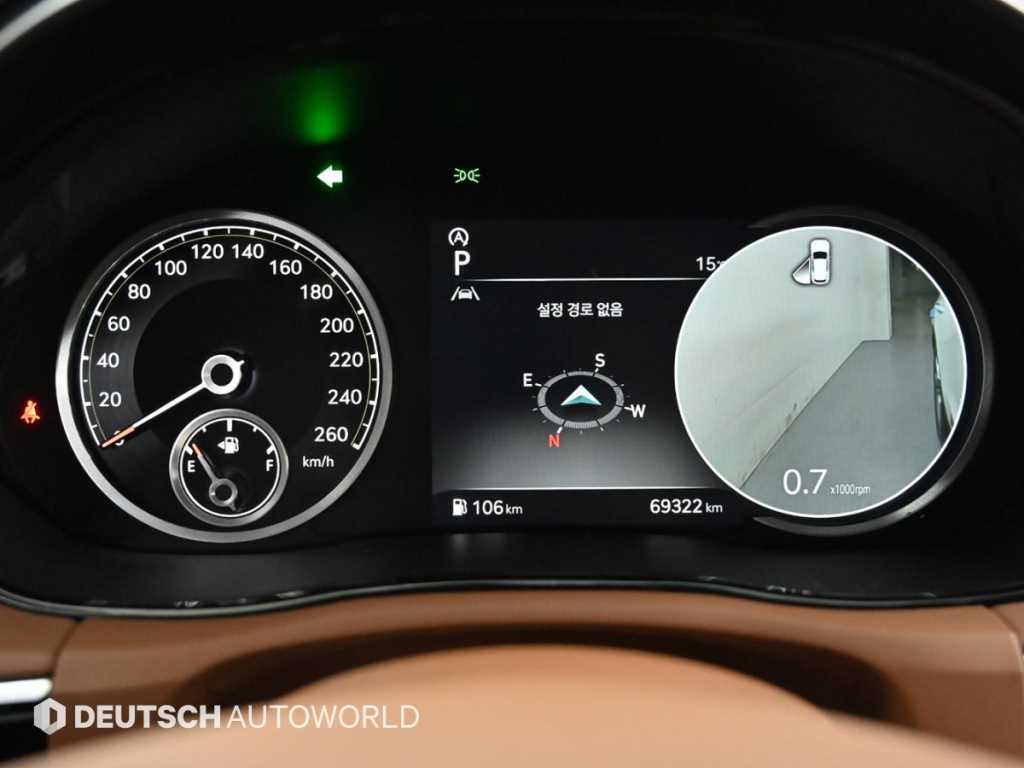 Genesis GV70 - Vista 8