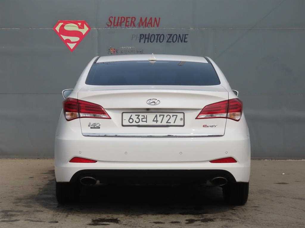 HYUNDAI i40 - Vista 4