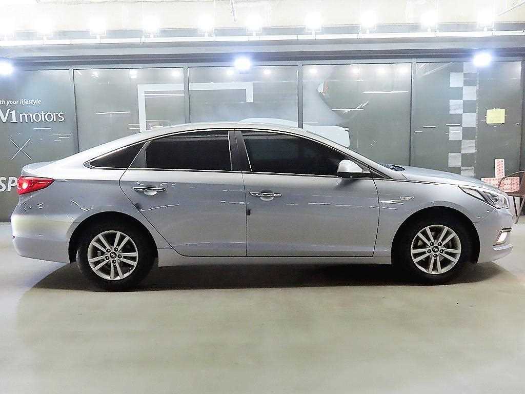 HYUNDAI Sonata - Vista 3