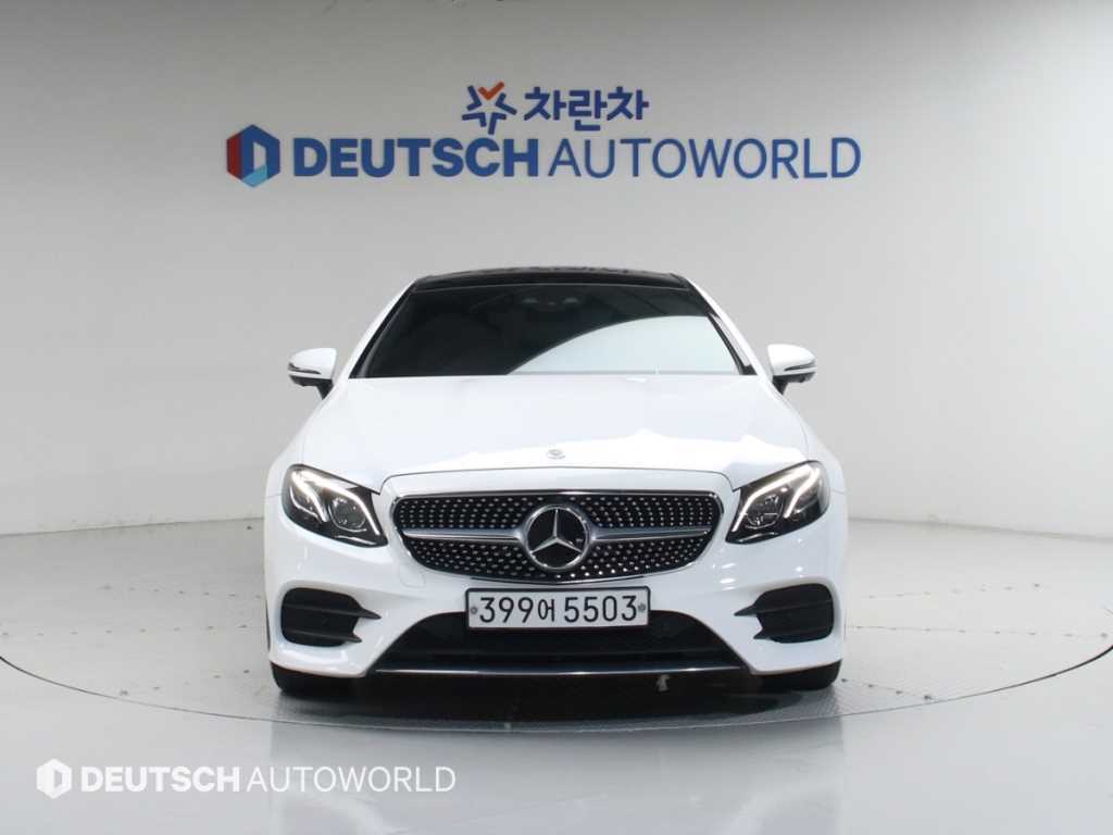 Mercedes Benz E class - Vista 4