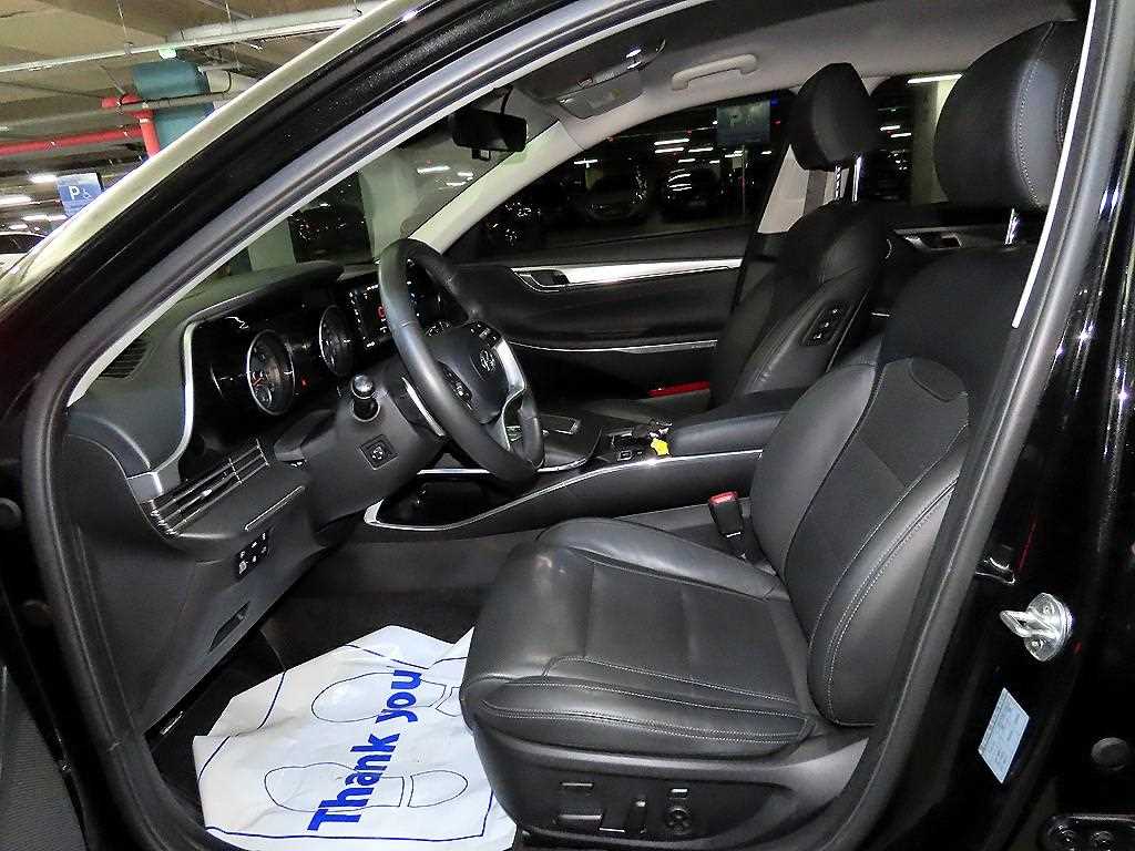 HYUNDAI Grandeur - Vista 6