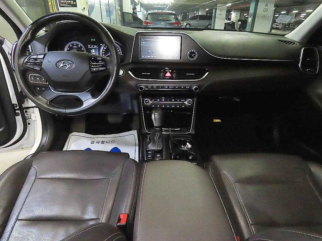 HYUNDAI Grandeur - Vista 10