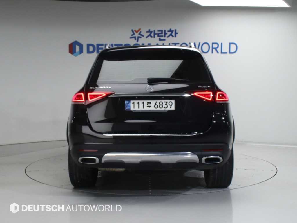 Mercedes Benz GLE Class - Vista 4