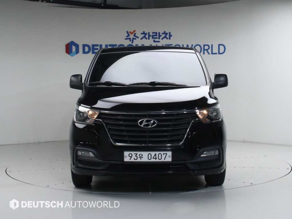 HYUNDAI Starex - Vista 3