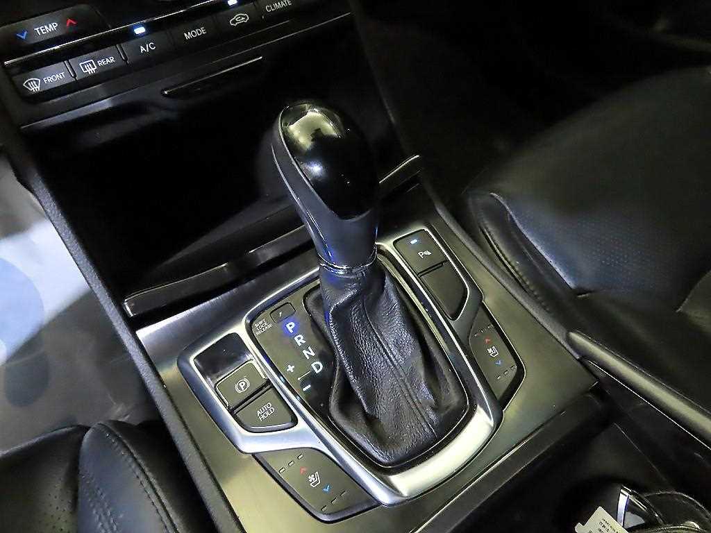 HYUNDAI Grandeur - Vista 12