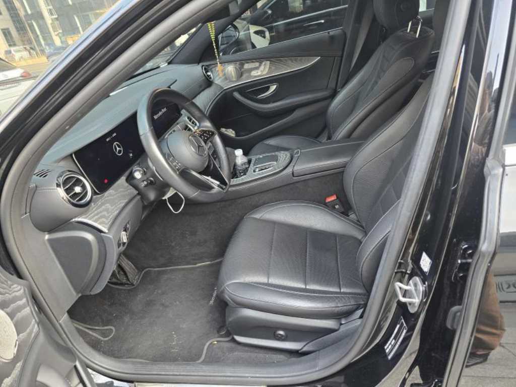 Mercedes Benz E class - Vista 3