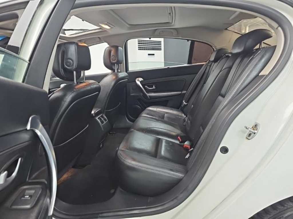 SAMSUNG SM5 2010 Blanco - Importación desde Corea - HF Imports Iquique - Foto 17