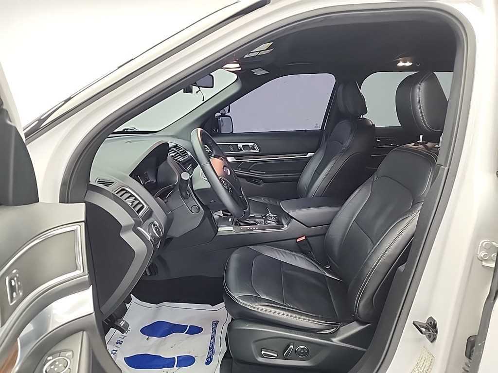 Ford Explorer - Vista 11