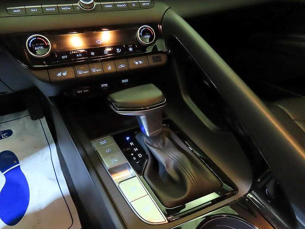 HYUNDAI Avante - Vista 12