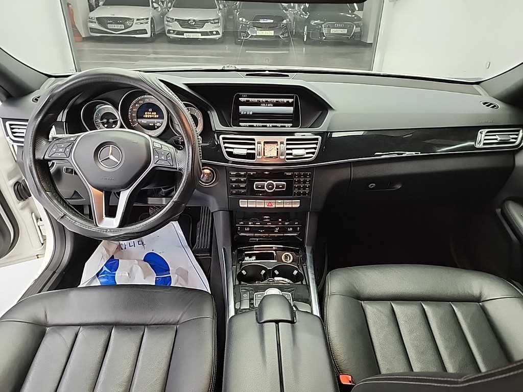 Mercedes Benz E class - Vista 7