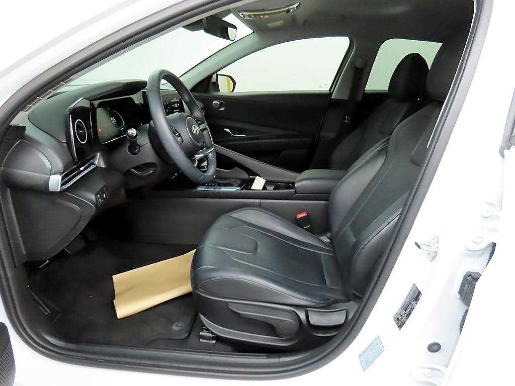 HYUNDAI Avante - Vista 5