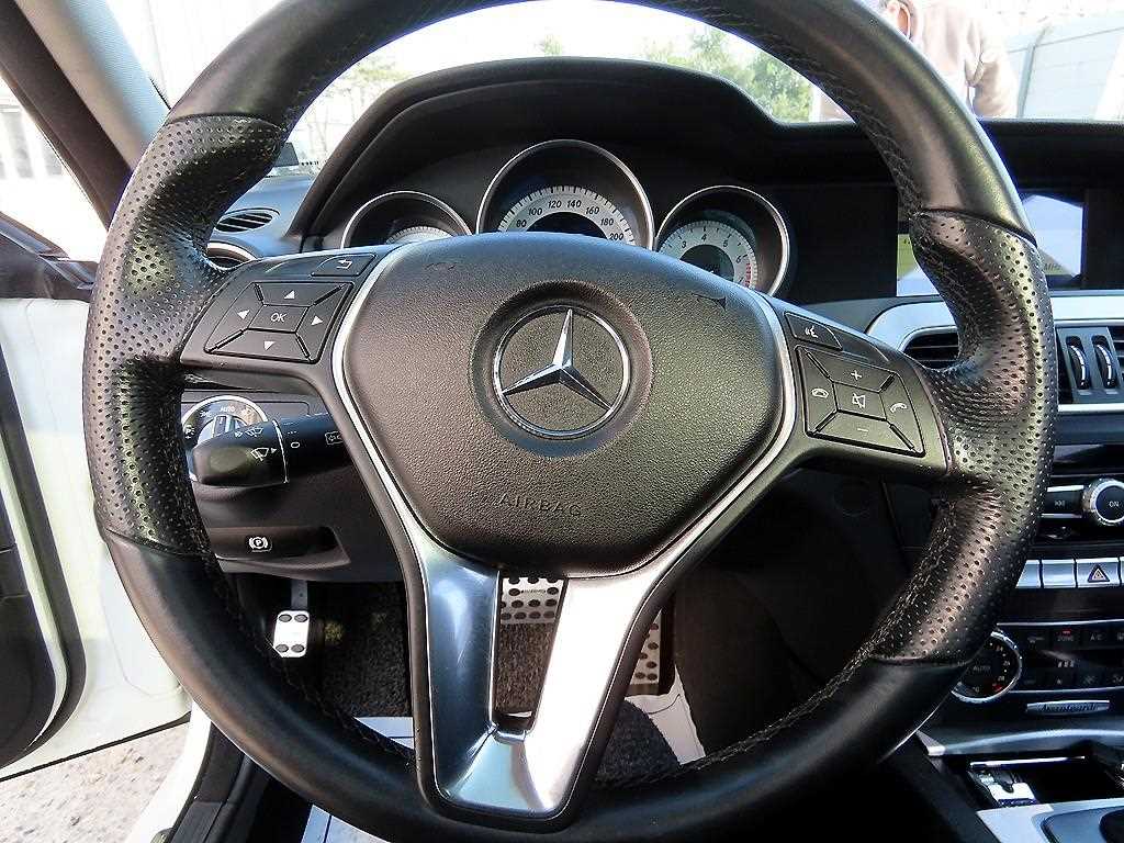 Mercedes Benz C Class - Vista 8