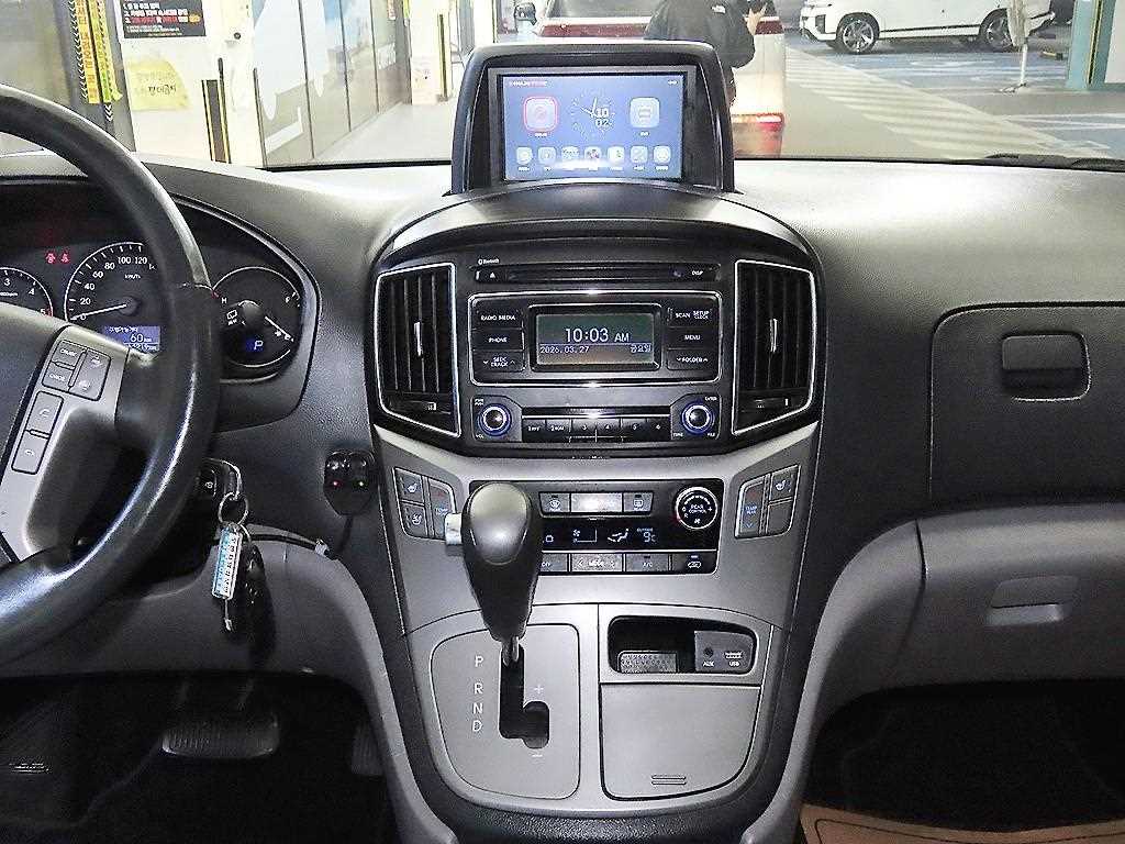 HYUNDAI Starex - Vista 11