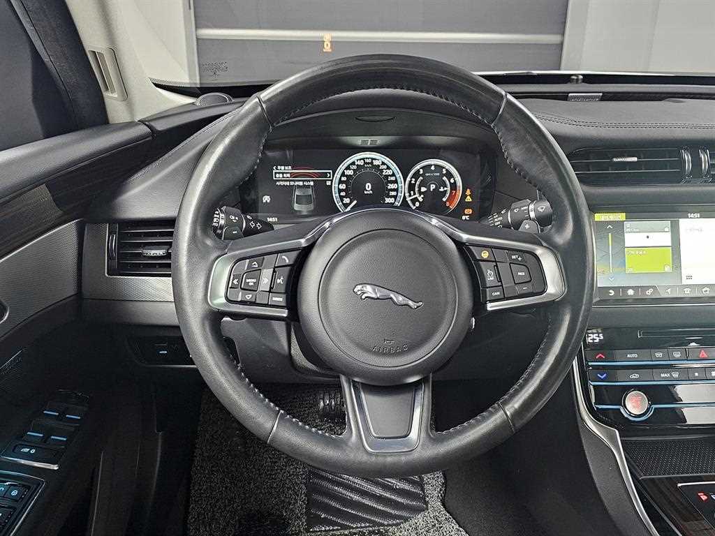 Jaguar XF 2018 - Importación desde Corea - HF Imports Iquique - Foto 13