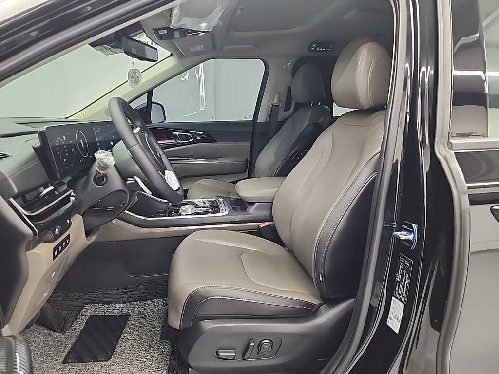 KIA Carnival - Vista 11