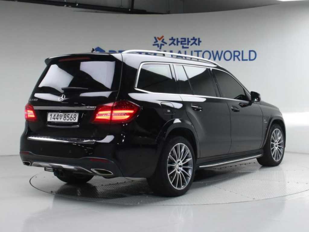 Mercedes Benz GLS Class - Vista 4