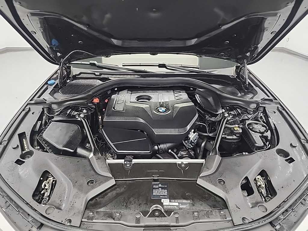 BMW 5 Series - Vista 5