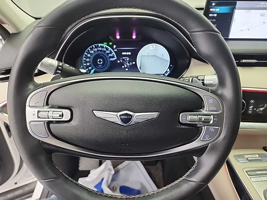 Genesis GV70 - Vista 9