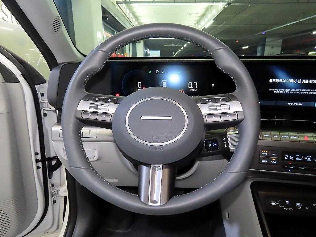 HYUNDAI Kona - Vista 8