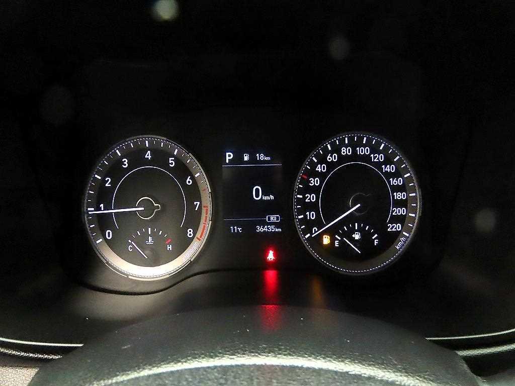 HYUNDAI Venue - Vista 6