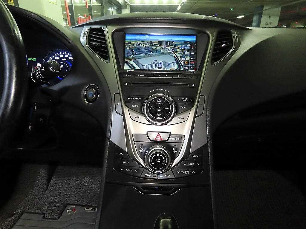 HYUNDAI Grandeur - Vista 11