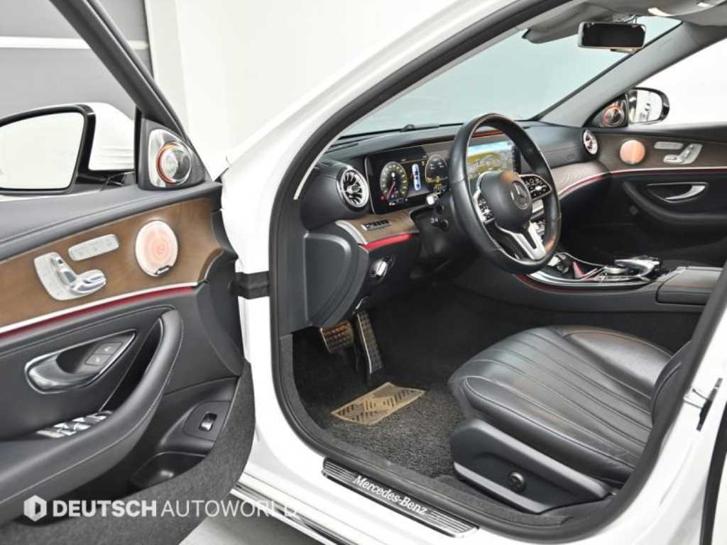 Mercedes Benz E class - Vista 12