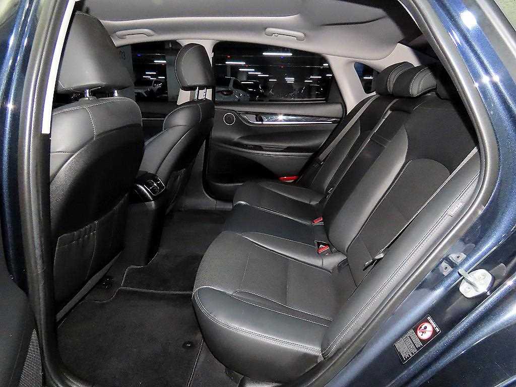 HYUNDAI Grandeur - Vista 7