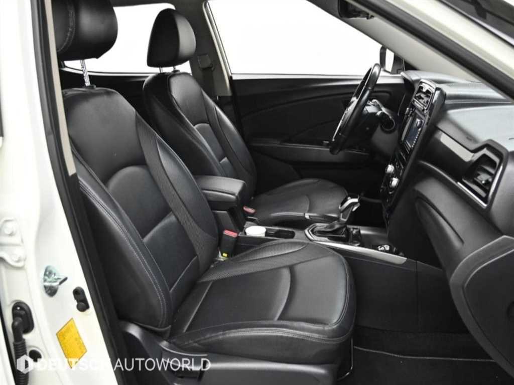 Ssangyong Tivoli - Vista 10