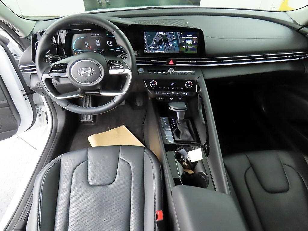 HYUNDAI Avante - Vista 7