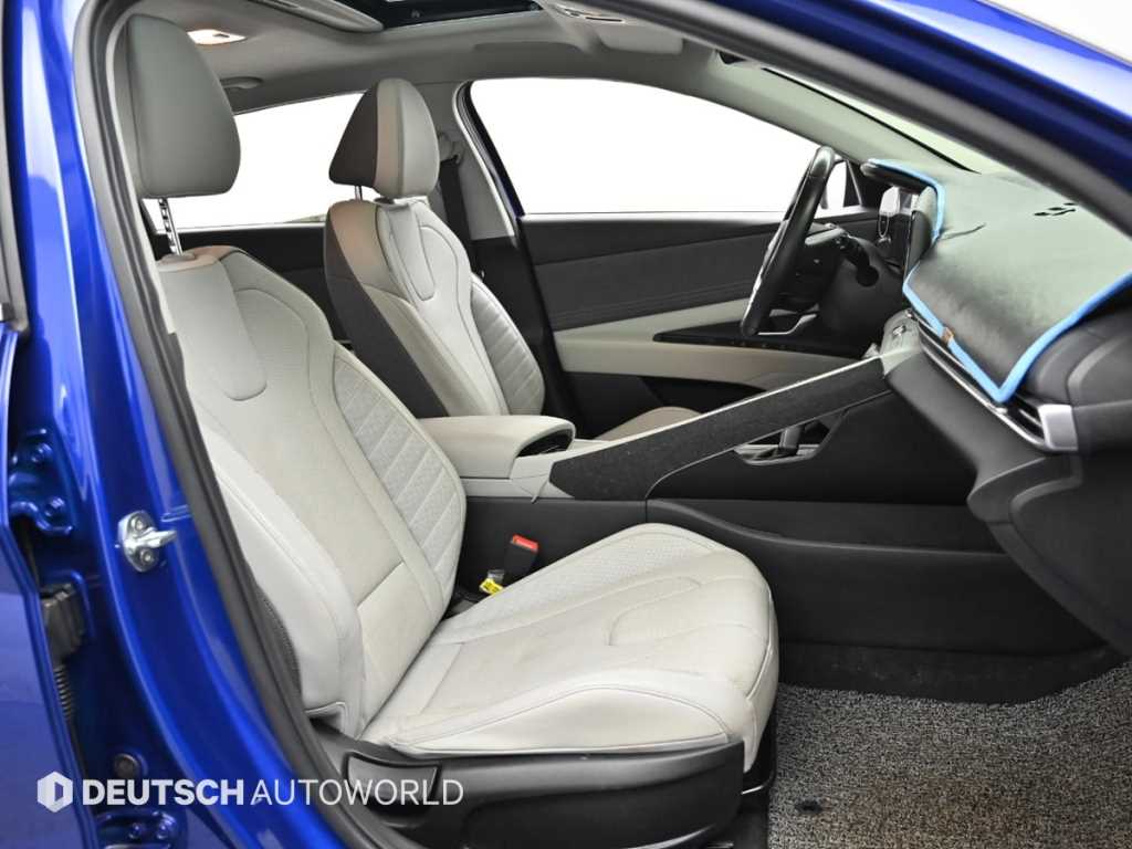 HYUNDAI Avante - Vista 10