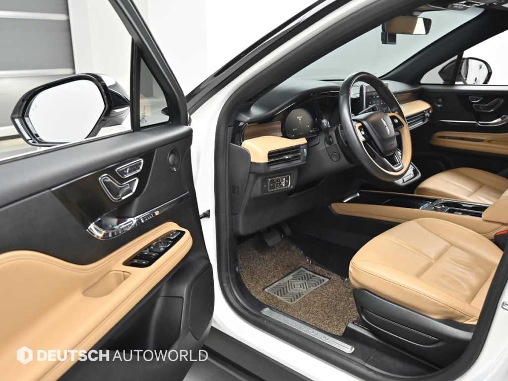 Lincoln Corsair - Vista 11