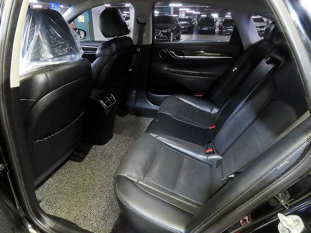 HYUNDAI Grandeur - Vista 7