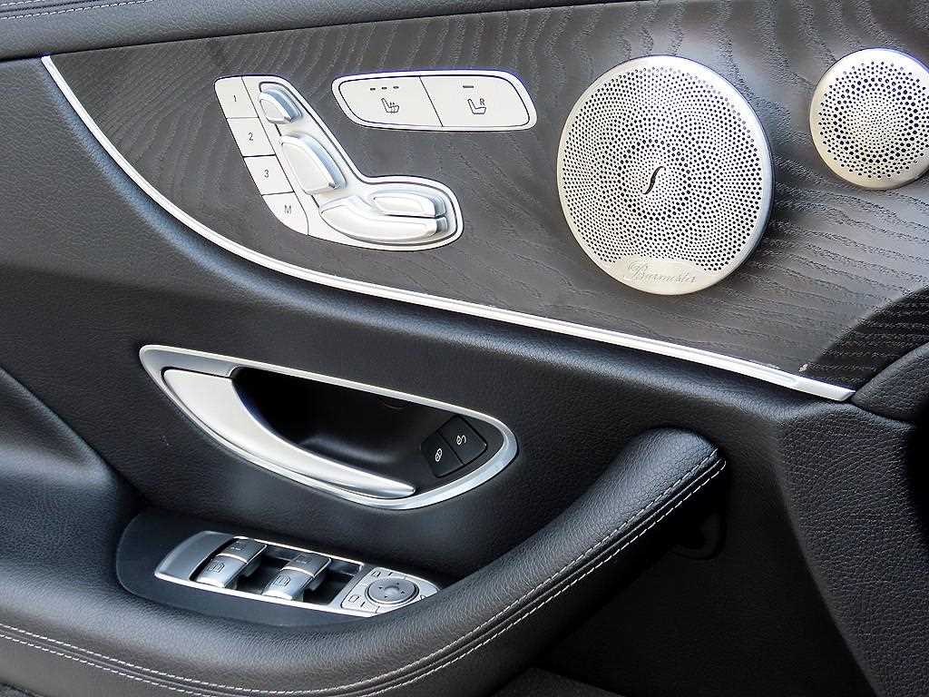 Mercedes Benz E class - Vista 12